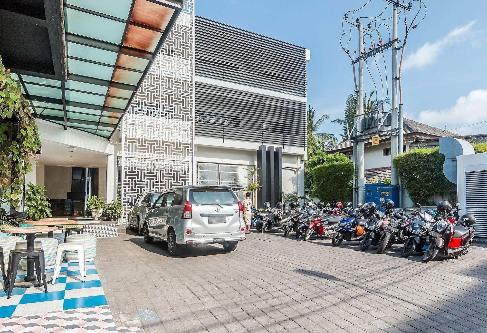 Zen Rooms Kuta Beach Poppies Lane Kültér fotó