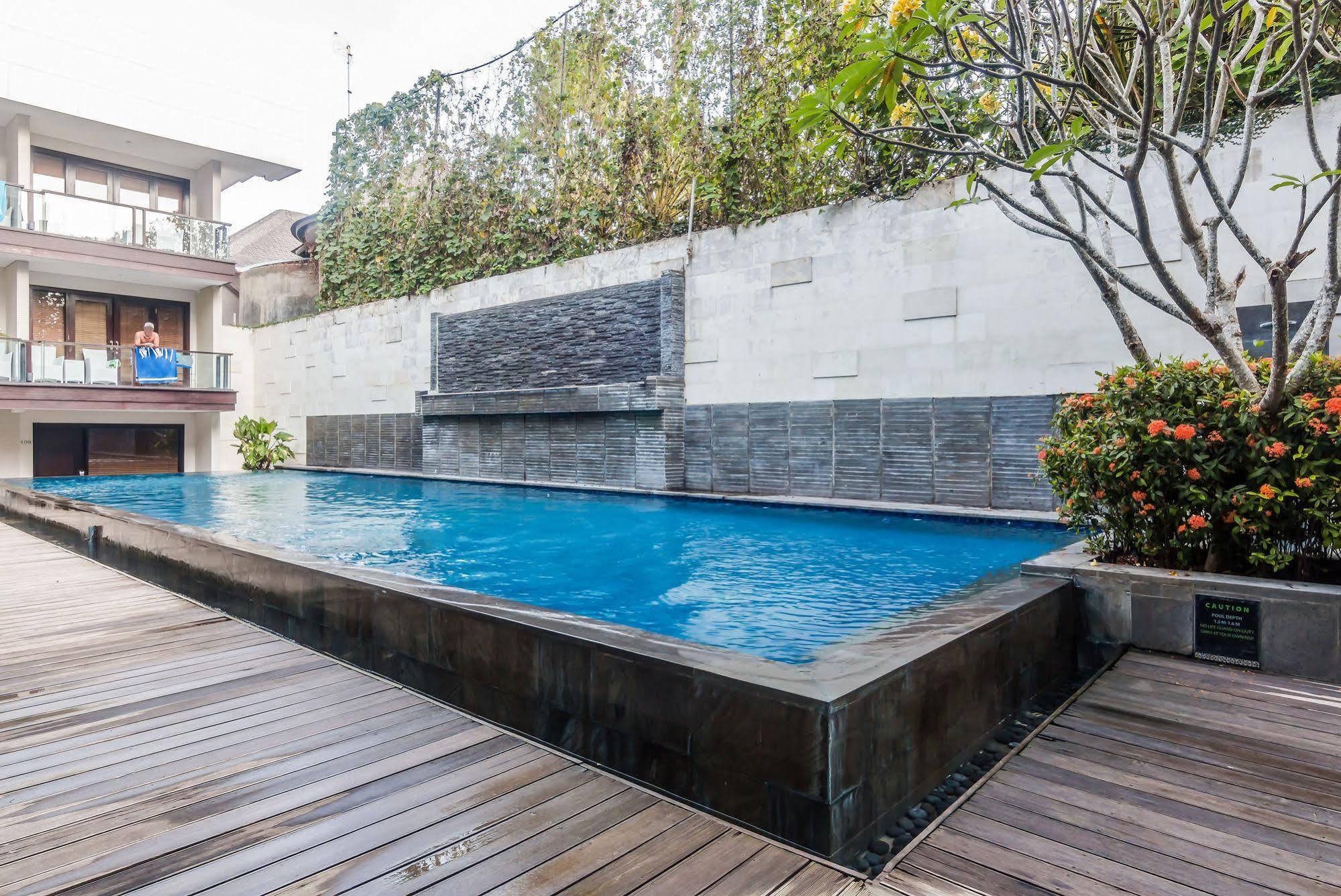 Zen Rooms Kuta Beach Poppies Lane Kültér fotó